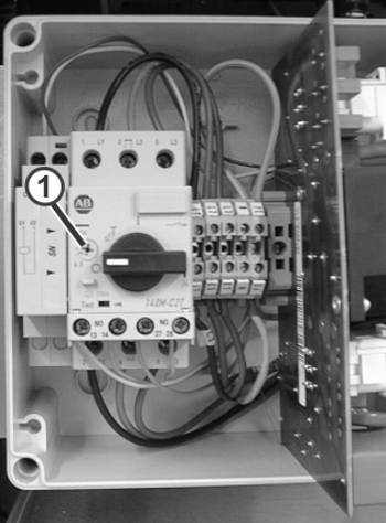 Protective motor switch Q1